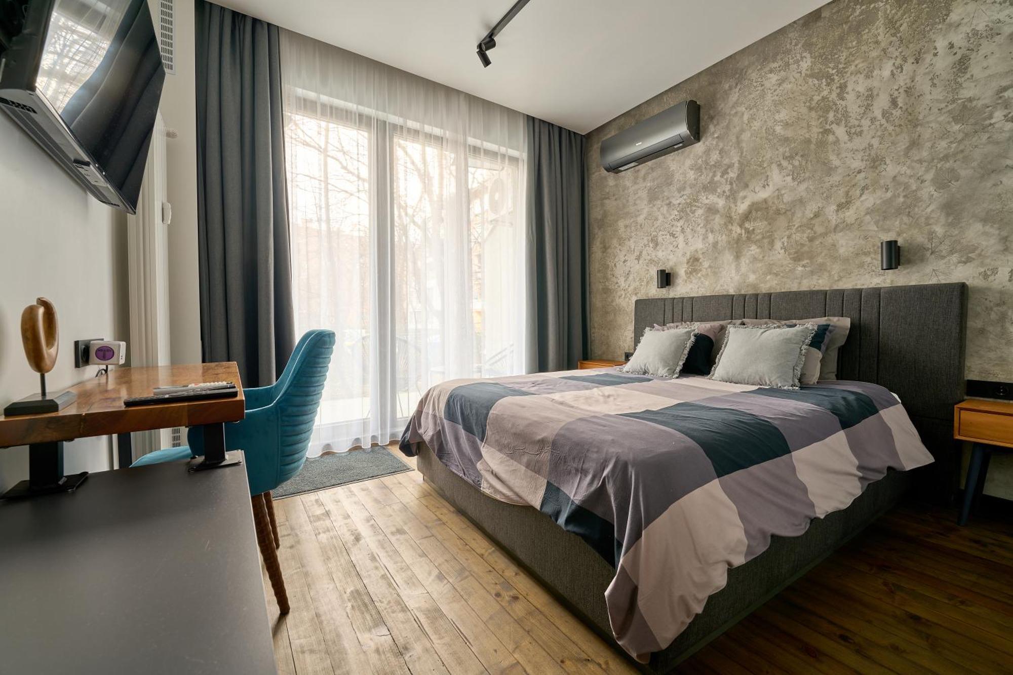 Luxury 2 Bedroom - Private Garden Sofia