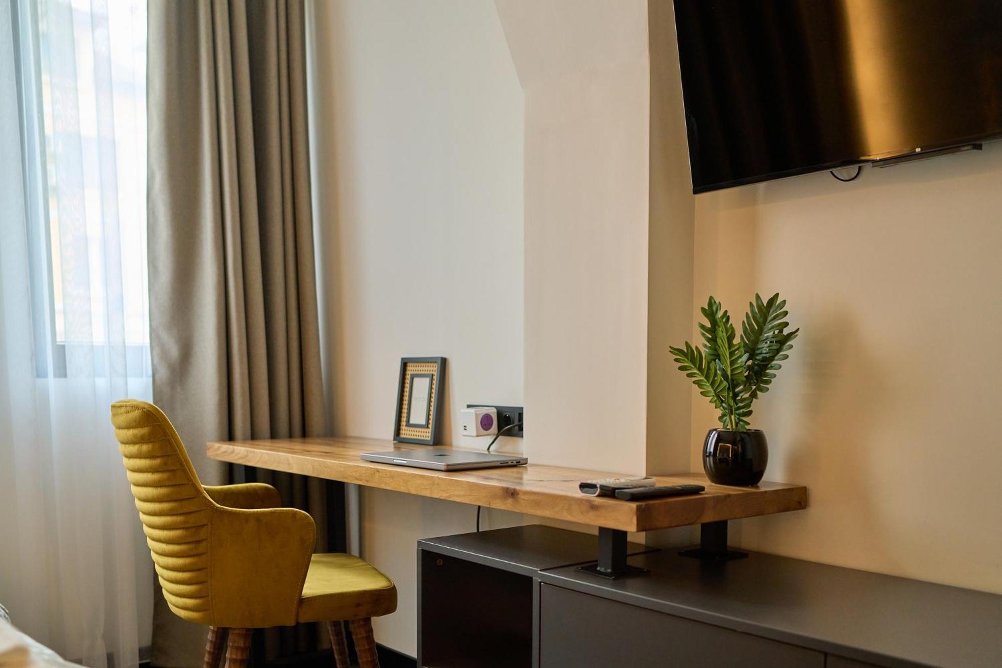 Apartament Luxury 2 Bedroom - Private Garden Sofia