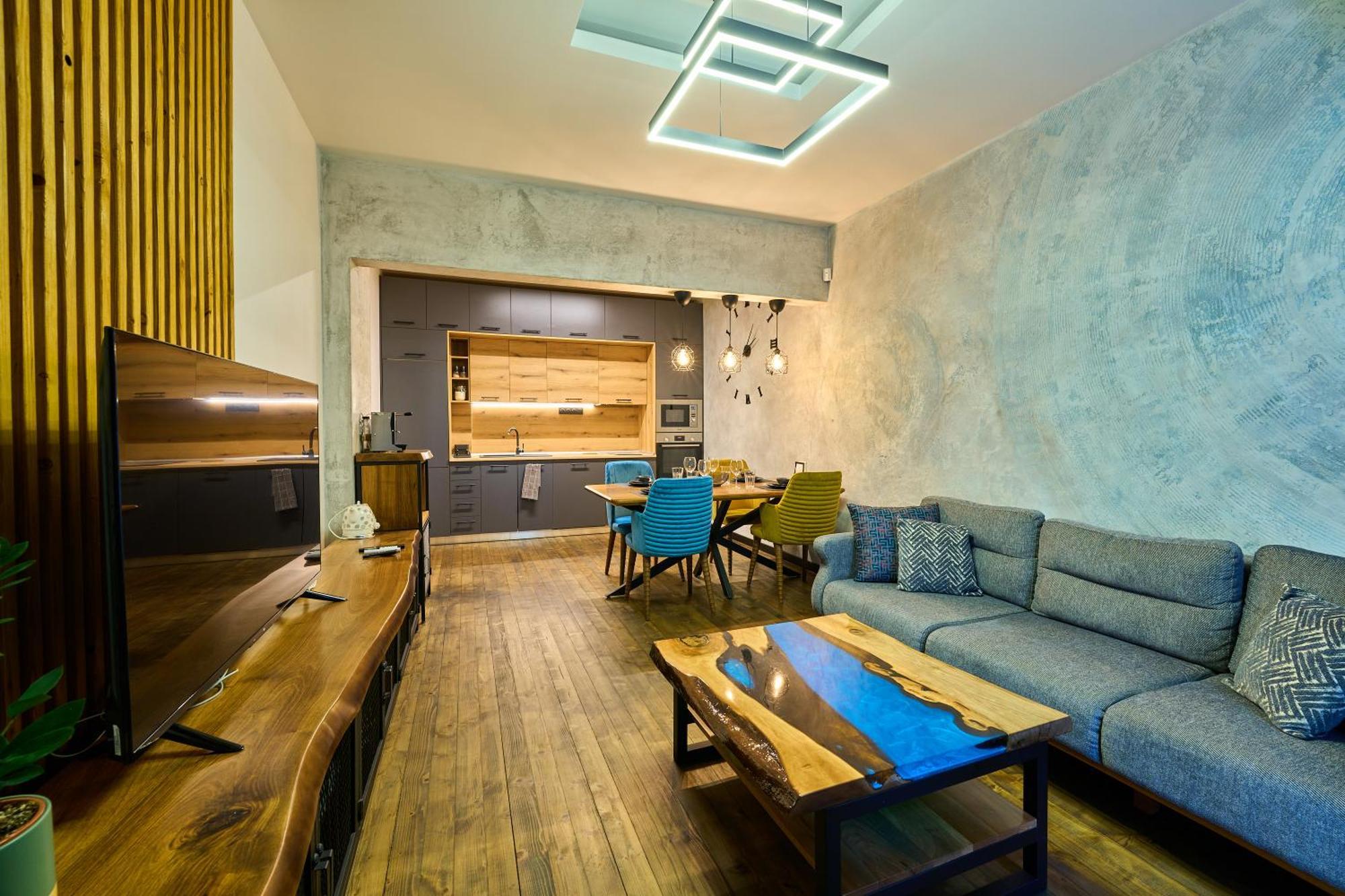 Luxury 2 Bedroom - Private Garden Apartament