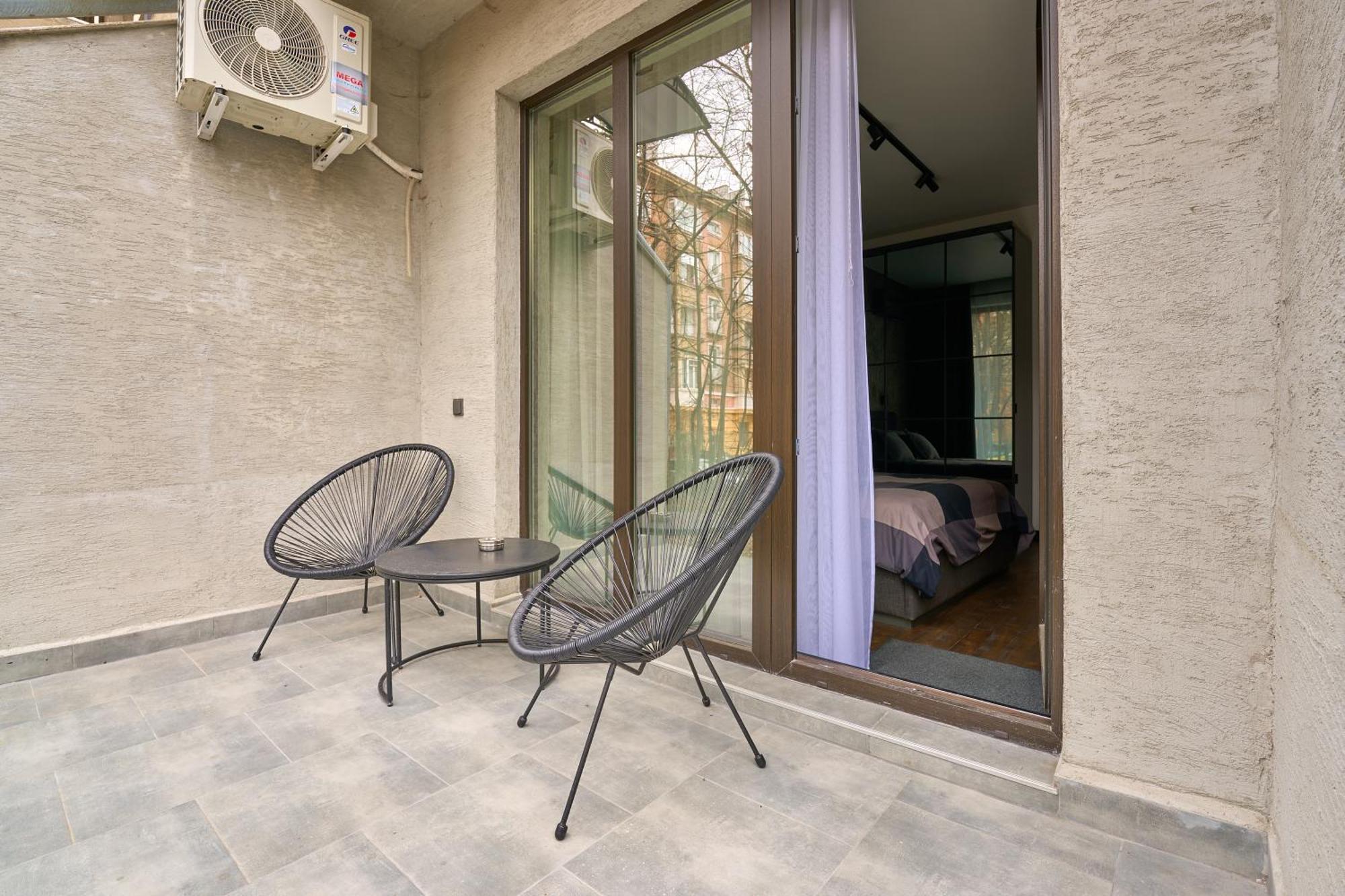Luxury 2 Bedroom - Private Garden Apartament *